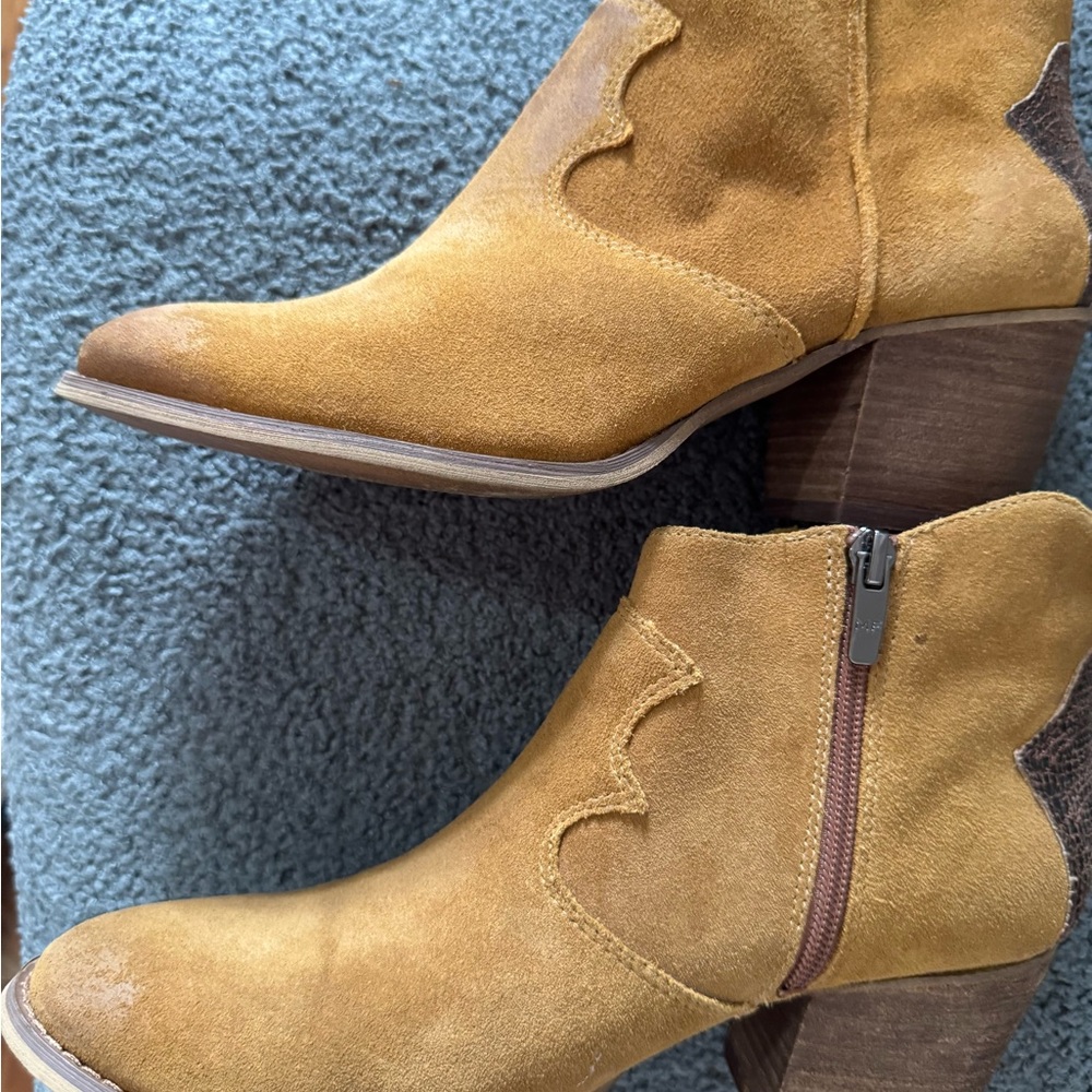 Women's Tan Suede Ankle Boots